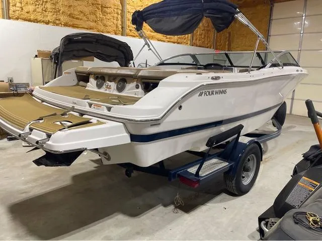 Slide: The Image of Four Winns Horizon 200 2016 - 4