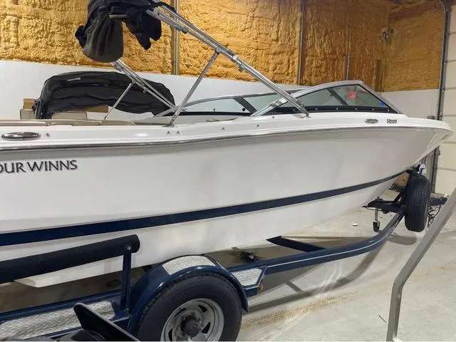 Slide: The Image of Four Winns Horizon 200 2016 - 5