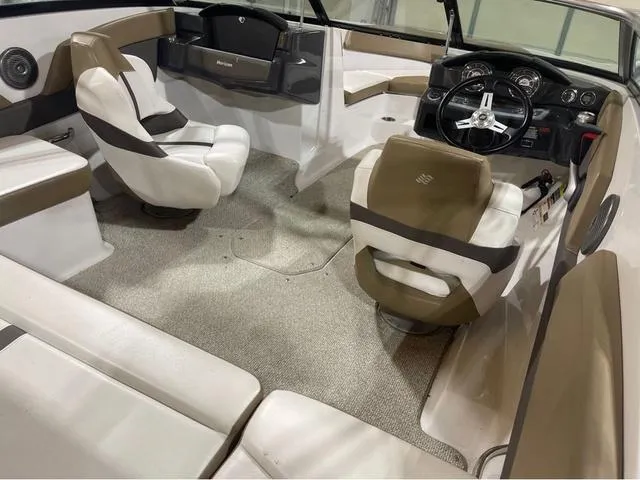 Slide: The Image of Four Winns Horizon 200 2016 - 6