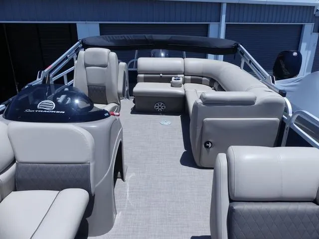 Slide: The Image of Sun Tracker Party Barge 20 DLX 2022 - 17