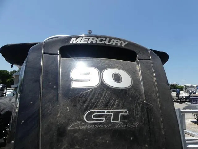 Slide: The Image of Sun Tracker Party Barge 20 DLX 2022 - 4