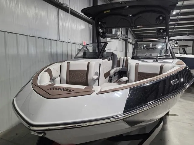 Slide: The Image of Malibu Wakesetter 23 LSV 2026 - 3