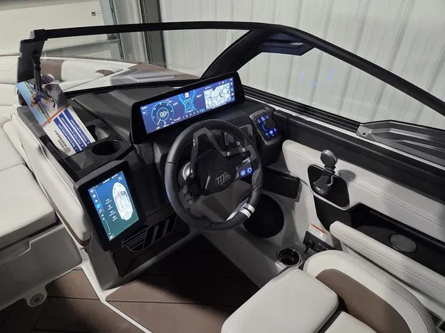 Slide: The Image of Malibu Wakesetter 23 LSV 2026 - 31