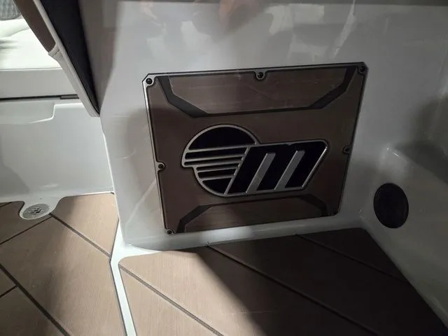 Slide: The Image of Malibu Wakesetter 23 LSV 2026 - 36