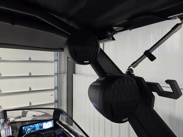 Slide: The Image of Malibu Wakesetter 23 LSV 2026 - 43