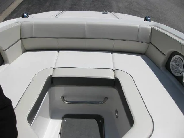 Slide: The Image of Sea Ray SUNDECK 220 I/O MERCRUISER 5.0L 2013 - 17