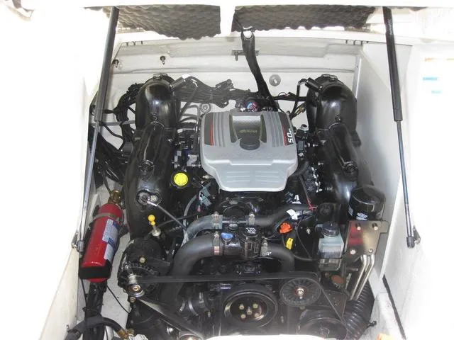 Slide: The Image of Sea Ray SUNDECK 220 I/O MERCRUISER 5.0L 2013 - 8