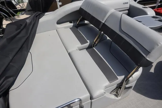 Slide: The Image of Lowe SS 230 CL 2019 - 13