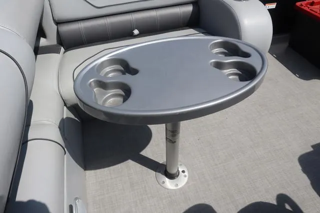 Slide: The Image of Lowe SS 230 CL 2019 - 15