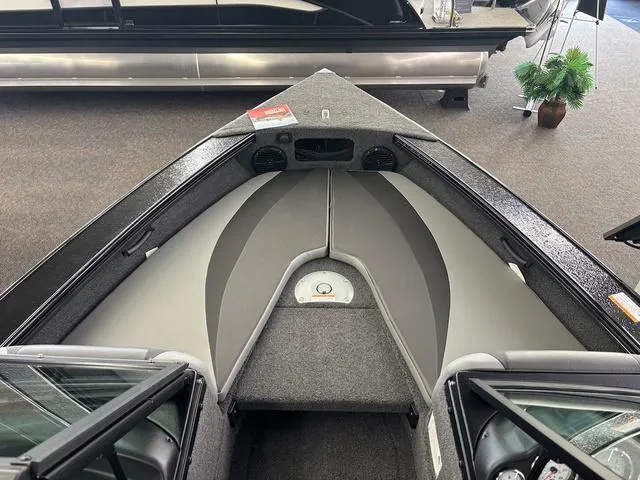 Slide: The Image of Lund 1875 Crossover XS Sport 2025 - 10