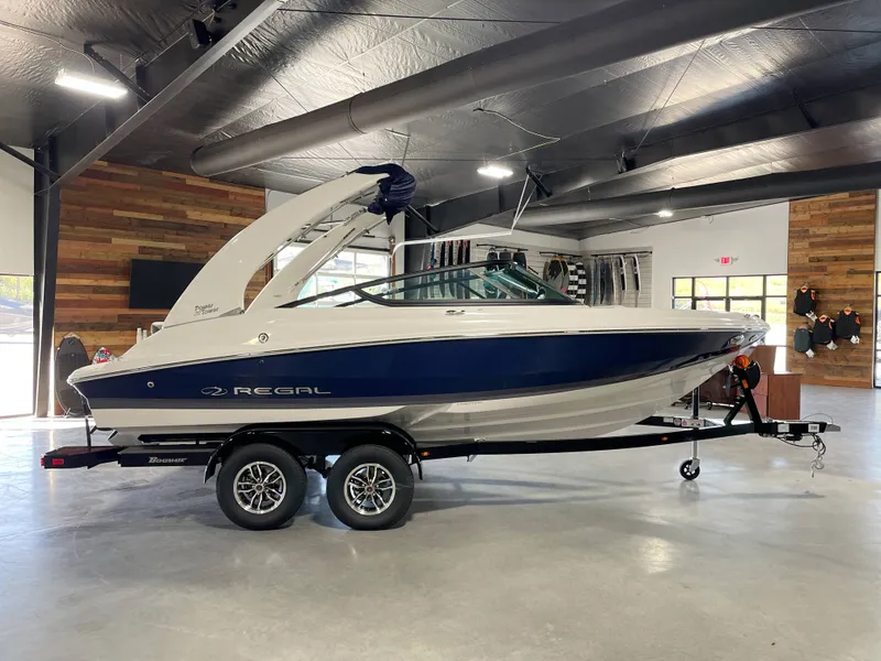 The Image of Regal 2000ES 2025 - 1