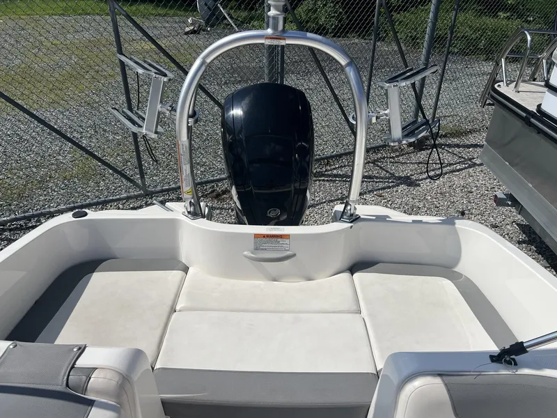 Slide: The Image of Bayliner Element 2015 - 14