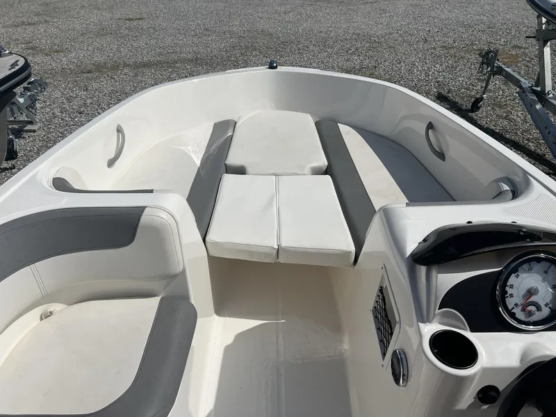 Slide: The Image of Bayliner Element 2015 - 6