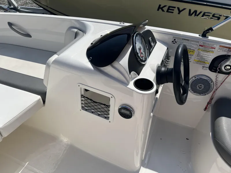 Slide: The Image of Bayliner Element 2015 - 8