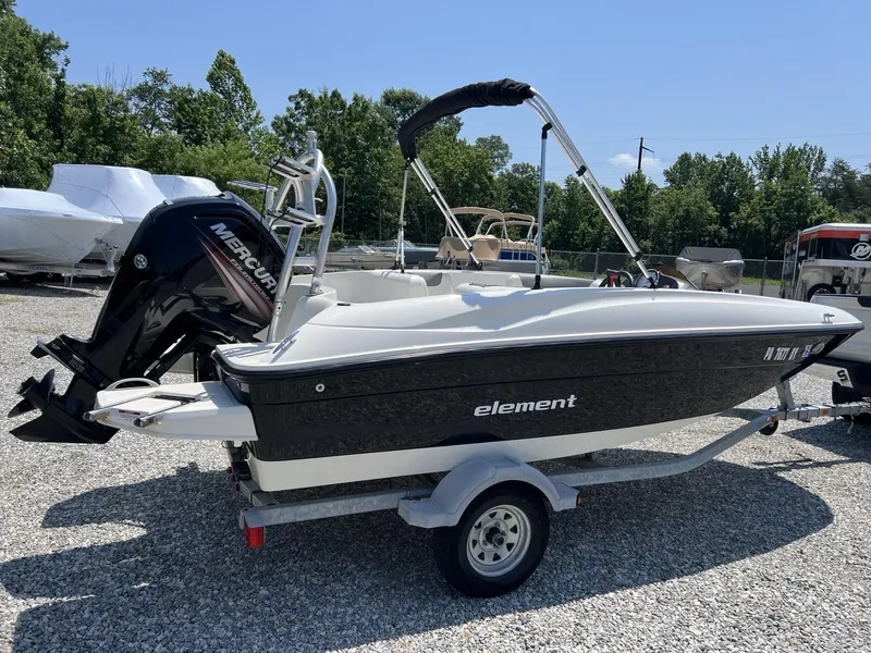 Slide: The Image of Bayliner Element 2015 - 9