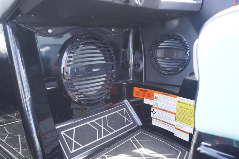 Slide: The Image of Tigé 23ZX 2023 - 53