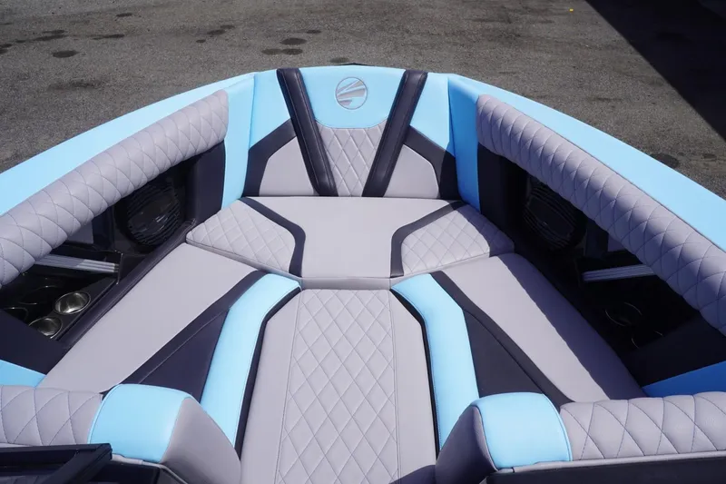 Slide: The Image of Tigé 23ZX 2023 - 61