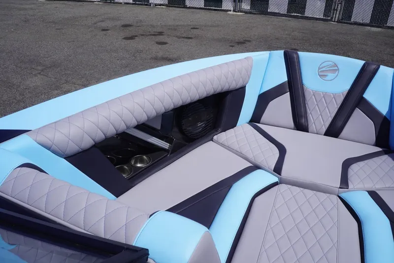 Slide: The Image of Tigé 23ZX 2023 - 63