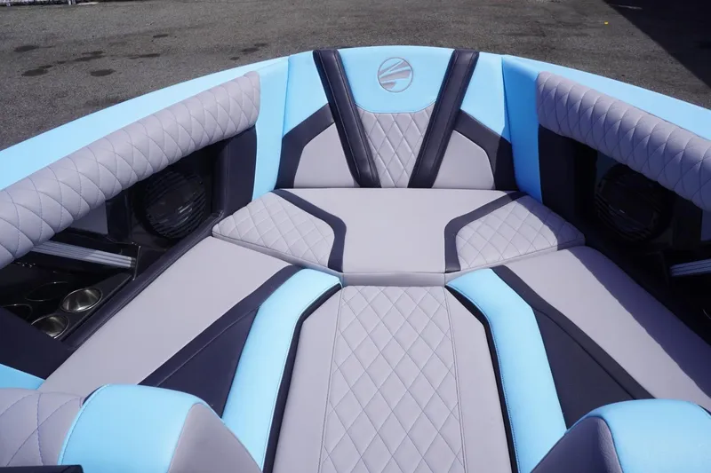 Slide: The Image of Tigé 23ZX 2023 - 64