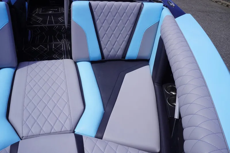 Slide: The Image of Tigé 23ZX 2023 - 70