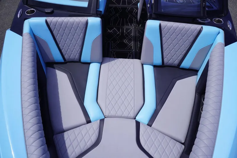 Slide: The Image of Tigé 23ZX 2023 - 71