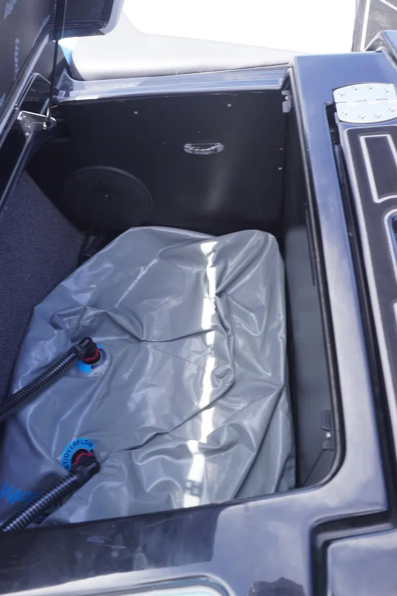 Slide: The Image of Tigé 23ZX 2023 - 75