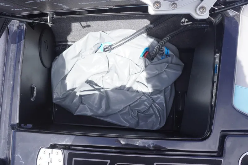 Slide: The Image of Tigé 23ZX 2023 - 76