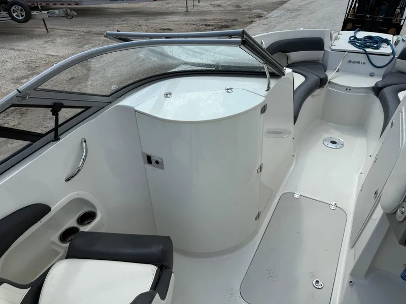 Slide: The Image of Stingray 234LR 2016 - 4