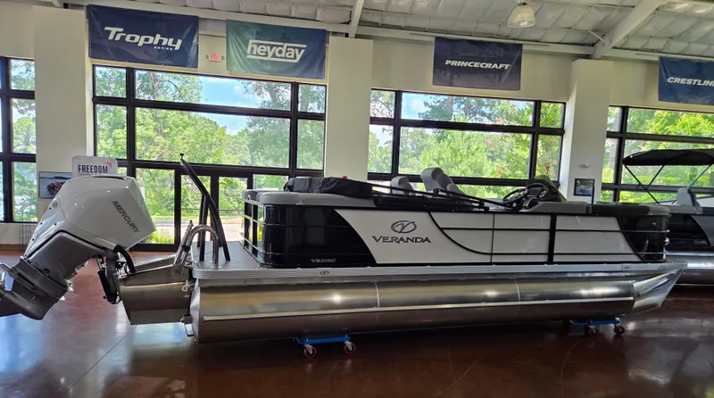 Slide: The Image of Veranda VR22RC 2025 - 1