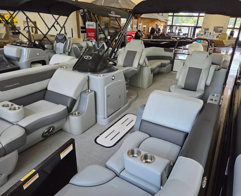 Slide: The Image of Veranda VR22RC 2025 - 10