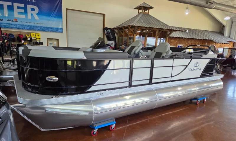 Slide: The Image of Veranda VR22RC 2025 - 2