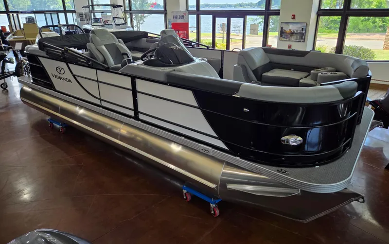 Slide: The Image of Veranda VR22RC 2025 - 6