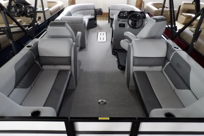 Slide: The Image of Veranda VISTA SPORT 22 2025 - 8