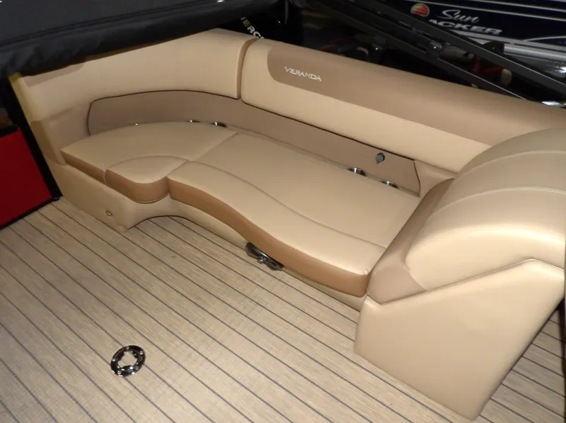 Slide: The Image of Veranda VR22RC 2025 - 12