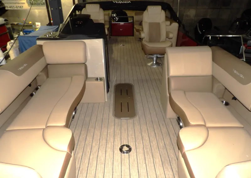 Slide: The Image of Veranda VR22RC 2025 - 3