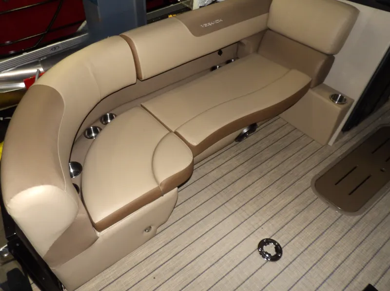 Slide: The Image of Veranda VR22RC 2025 - 4