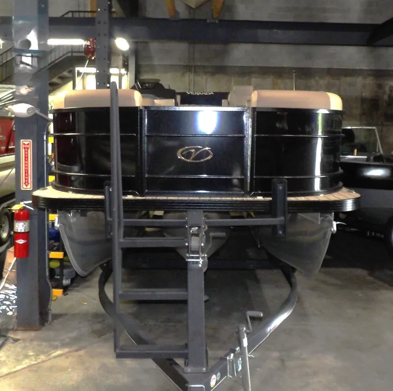 Slide: The Image of Veranda VR22RC 2025 - 8