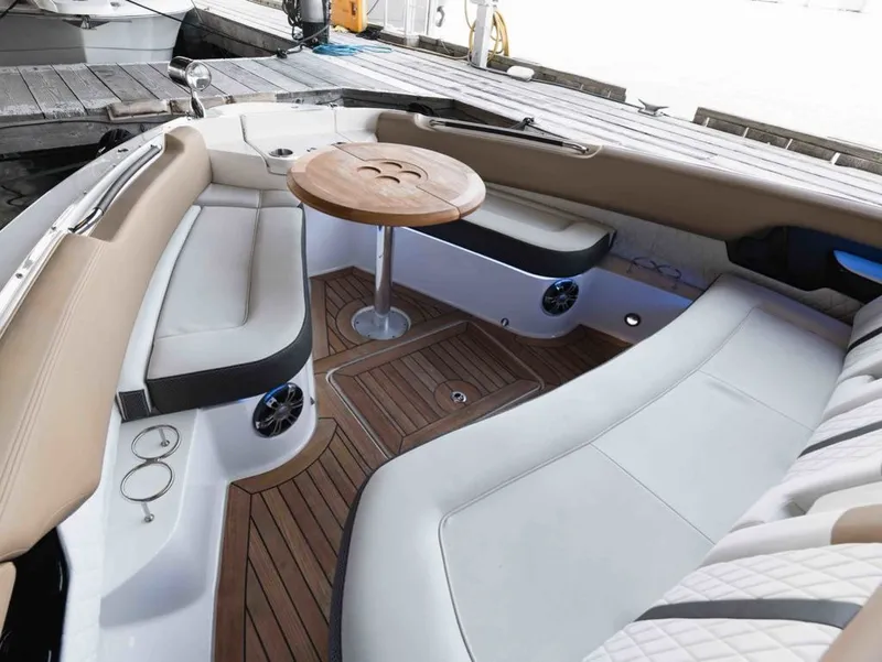 Slide: The Image of Sea Ray SLX 400 2019 - 13