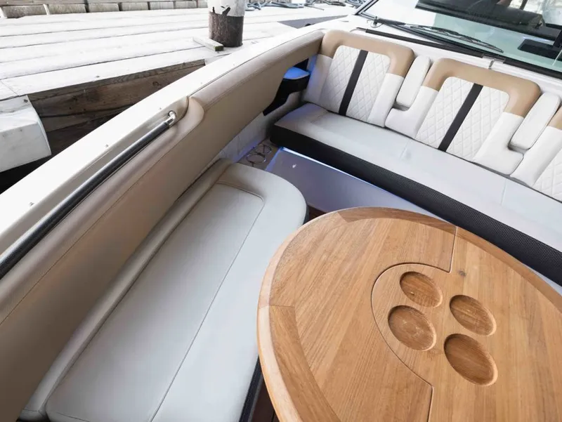 Slide: The Image of Sea Ray SLX 400 2019 - 15