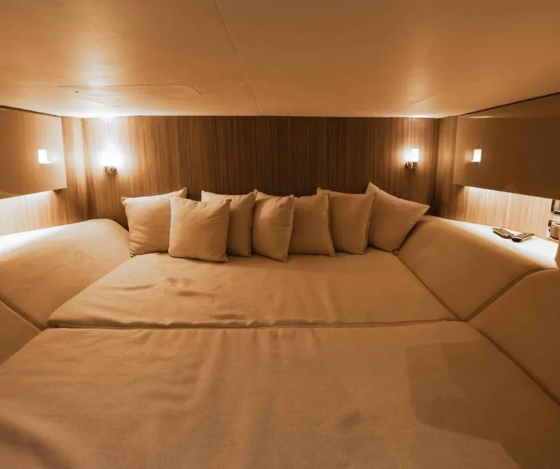 Slide: The Image of Sea Ray SLX 400 2019 - 24