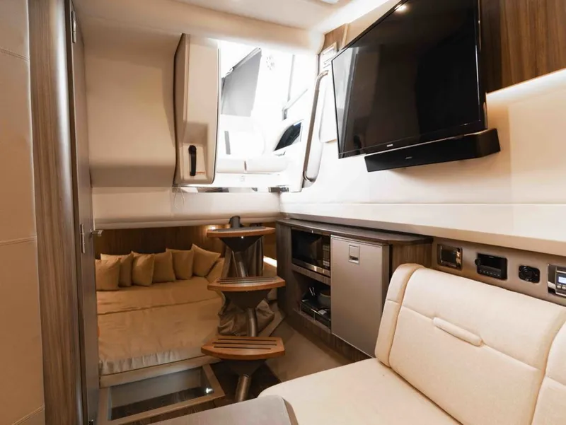 Slide: The Image of Sea Ray SLX 400 2019 - 26