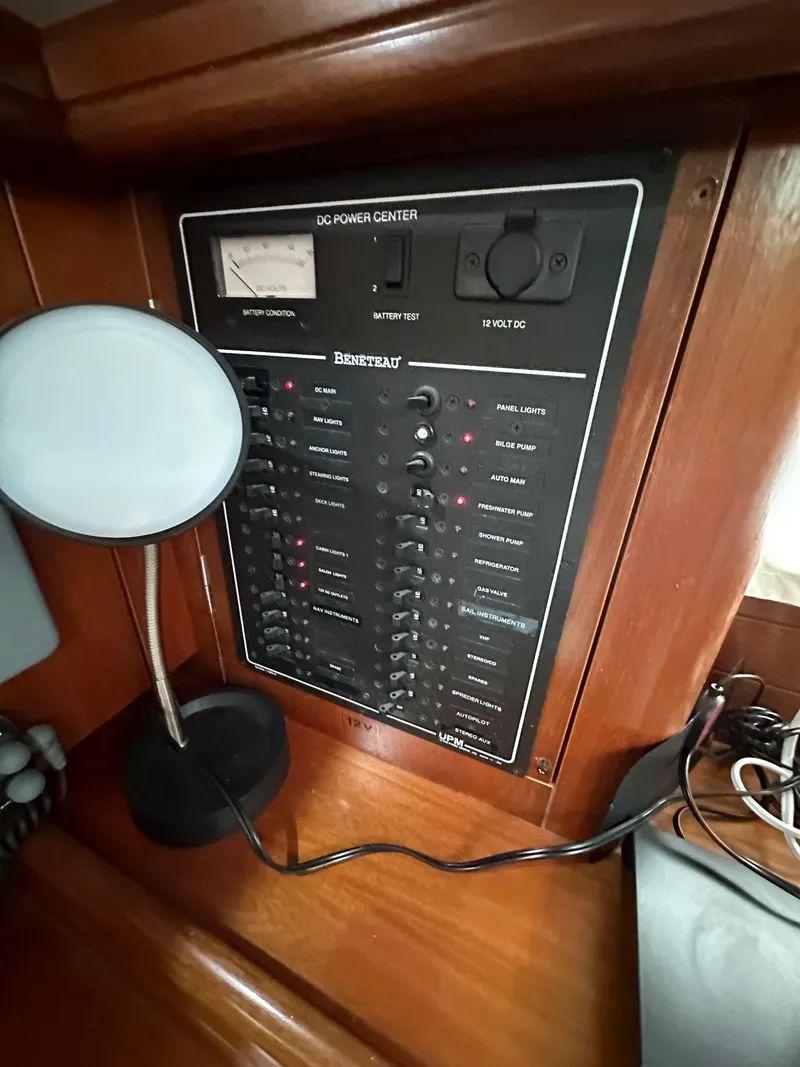 Slide: The Image of Beneteau 411 2002 - 53