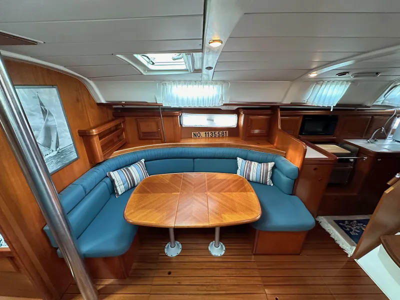 Slide: The Image of Beneteau 411 2002 - 57