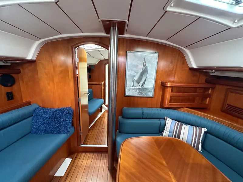 Slide: The Image of Beneteau 411 2002 - 59