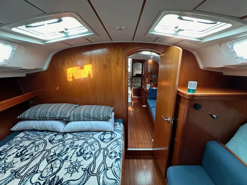 Slide: The Image of Beneteau 411 2002 - 72