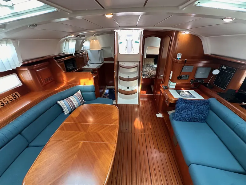 Slide: The Image of Beneteau 411 2002 - 75