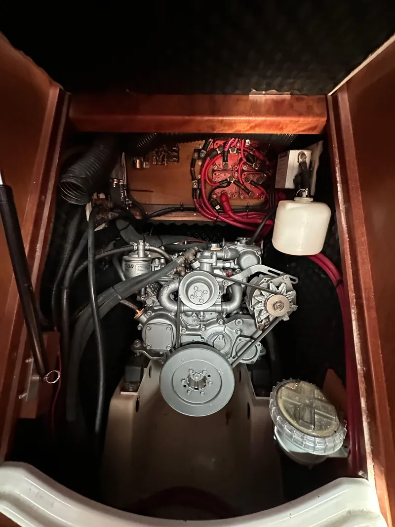 Slide: The Image of Beneteau 411 2002 - 77