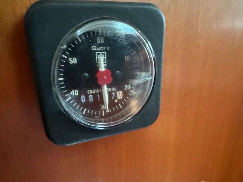 Slide: The Image of Beneteau 411 2002 - 79