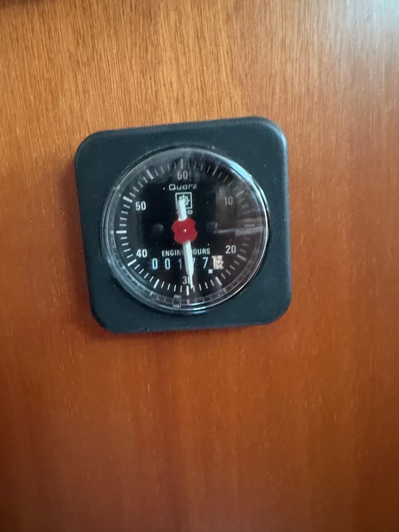 Slide: The Image of Beneteau 411 2002 - 80