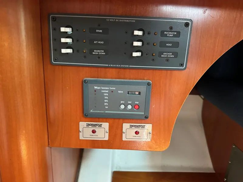 Slide: The Image of Beneteau 411 2002 - 83